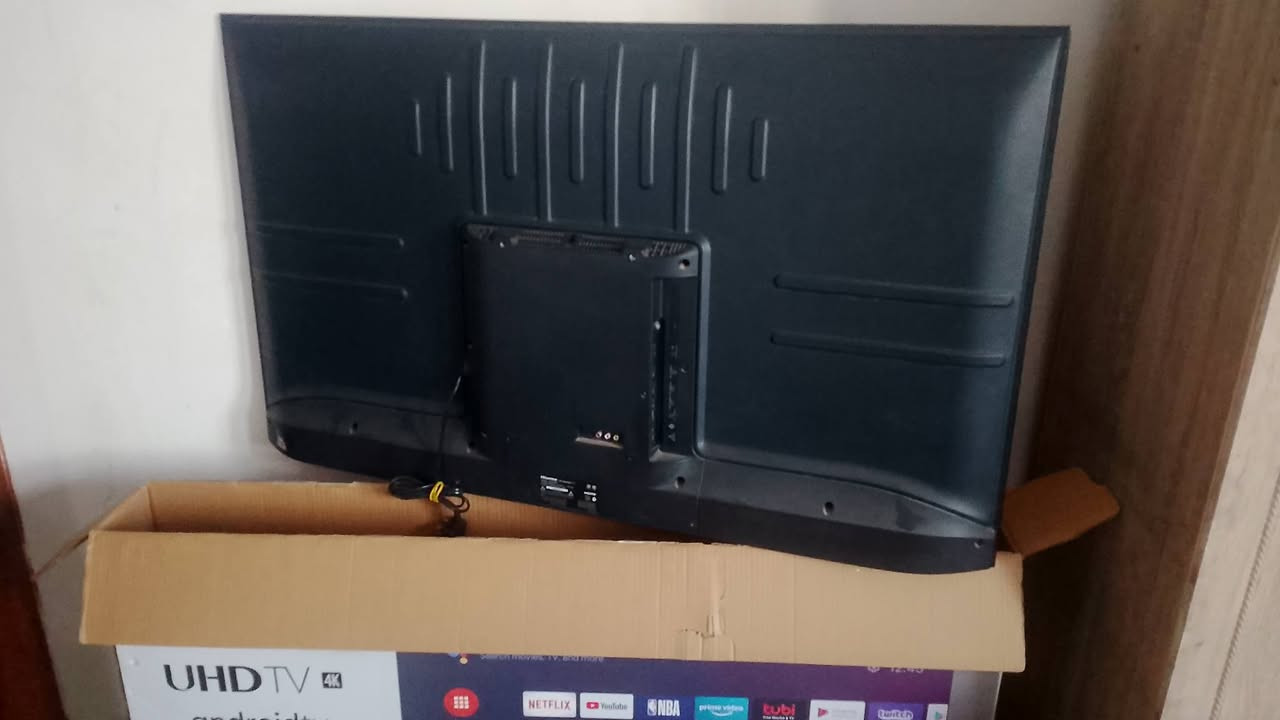 شاشة حجم 55 مكسورة للبيع نوع هايسنس الكسر بالشاشة الامامية فول مواصفات اندرويد حجم 55 معروضة بسعر 55 الف دينار مكاني الشعب السريدات ***********
