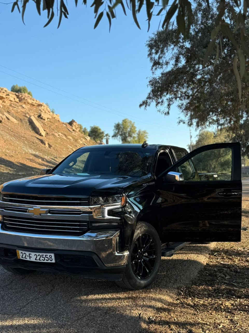 السلام عليكم للبيع شوفرليت سلفرادو موديل 2021 رقم أربيل 
  فول مواصفات ماعده الفتحة 

بيها جاملغ وخشم البونيد ونطخت بيدي هم بدلت الجاملغ السايق بدون دواخل 

مواصفات السيارة بصمة فتحة كشنات تدفئة تبريد كشنات الأمامية كهرباء كامرة خلفية مري قلاب شاحن واير ليس و بيها بعد هواي مواصفات 

((  مراوس فقط بلاندكروز او تاهو   )) 

رقم الهاتف ***********
