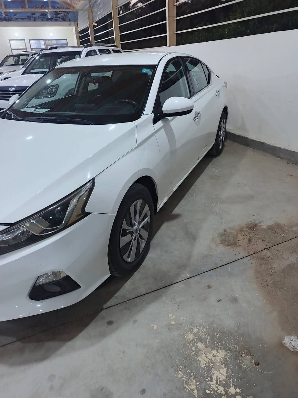 سلام عليكم نيسان التيما موديل ٢٠٢٠ ضرر جاملغ وبنيد و بيهة بارد بالقمارة مثل ما موضح بالسونار رقم بغداد الدولي الجديد تحويل ثاني يوم السيارة جديدة بمعنى الكلمة السعر ١٣٠ و بيهة مجال حك الجية المكان تقاطع القدس هاتف ***********
