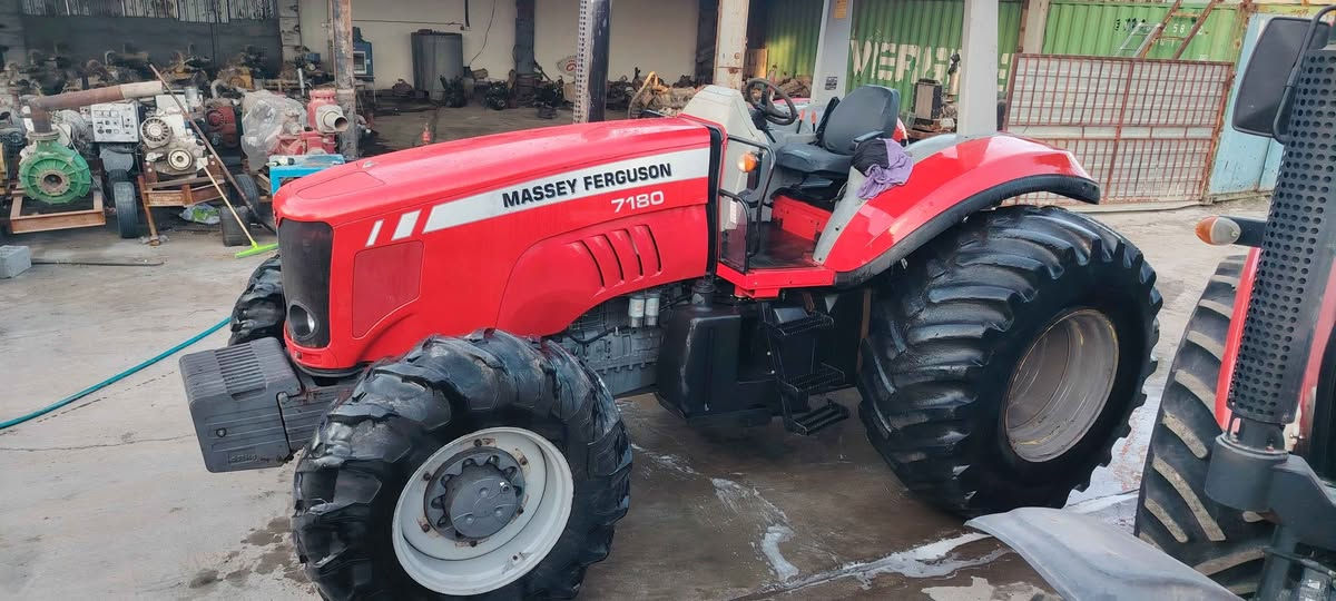 تركترات فوركسن برازيلي فول عادي تدفئة تبريد دخول جديد للعراق مامستعمل بداخل العراق احجامهن ١٨٠ مكان وجود التركترات كلار مامتواجد على الفيس للاستفسار الاتصال على الارقام  
*********** 
*********** كالار, السليمانية
