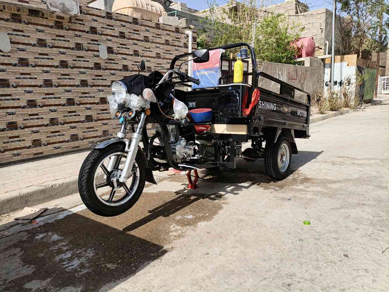 سلام عليكم ستوته لبيع سكنر كامله محجر وجادر وتاير ابو لخط2900وبيه مجال *********** لمو شراي لايدك

