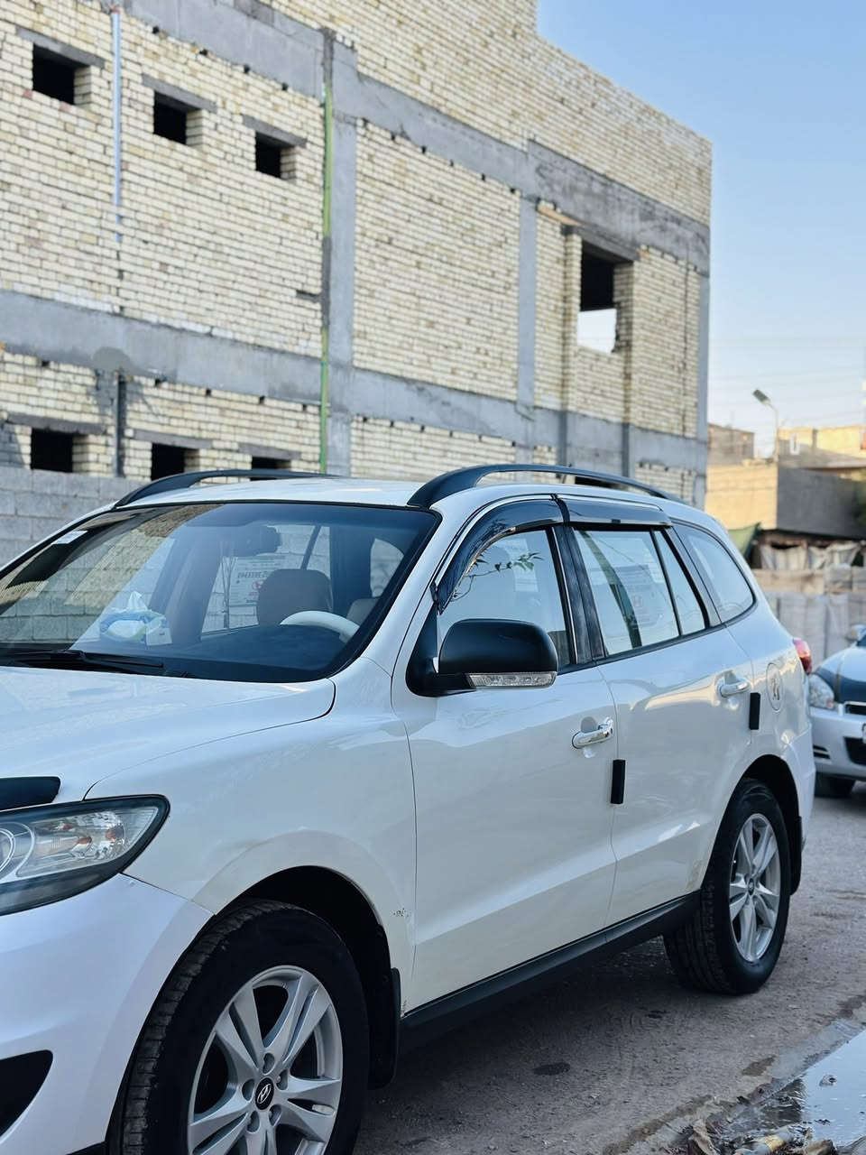 سلام عليكم سنتافيا 2011 خليجي للبيع فقط.                      مكينة 6 /3500 سبعة راكب مكينة وكير خير من الله لا تنقيص ولا شي وحادثة موجود سنوراها ب صور السعر 147 وبيها مجال 
الاستفسار 
***********
