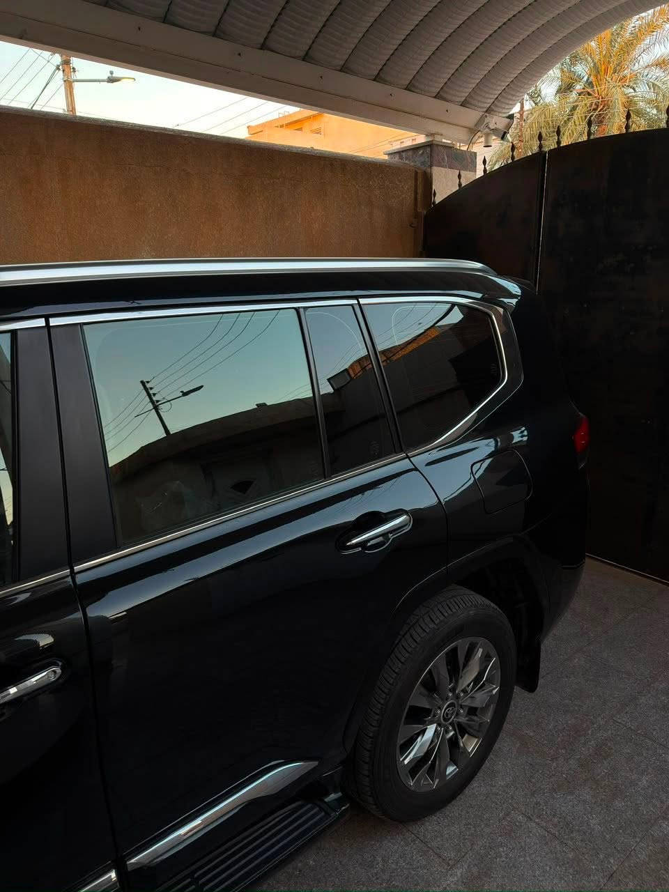 لاندكروز 2023 VXR فول 1/1 بسعر مناسب
رقم بصرة تحويل مباشر 

ماشيه 80 الف / كم 

مغلفه السيارة ppf مكفولة من كلشي ماعدا pdr باب خلفي للسايق كد شبر فقط 

توين تيربو السيارة 

السيارة فول مواصفات للأخير اعلى شي :
رادار امامي خلفي 
تنبيه اصطدام 
تثبيت مسار 
سياقه ذاتيه 
داتا شو 
جكات
الكراسي الخلفيه كهرباء 
الكراسي تدفئه تبريد امامي خلفي 
5 كامرات + ستيرن كهرباء 
وغيرها من المواصفات المعروفه 

مكان السياره البصرة 

السعر : 730 وبيها مجال بسيط للشراي 

للأستفسار : ***********
