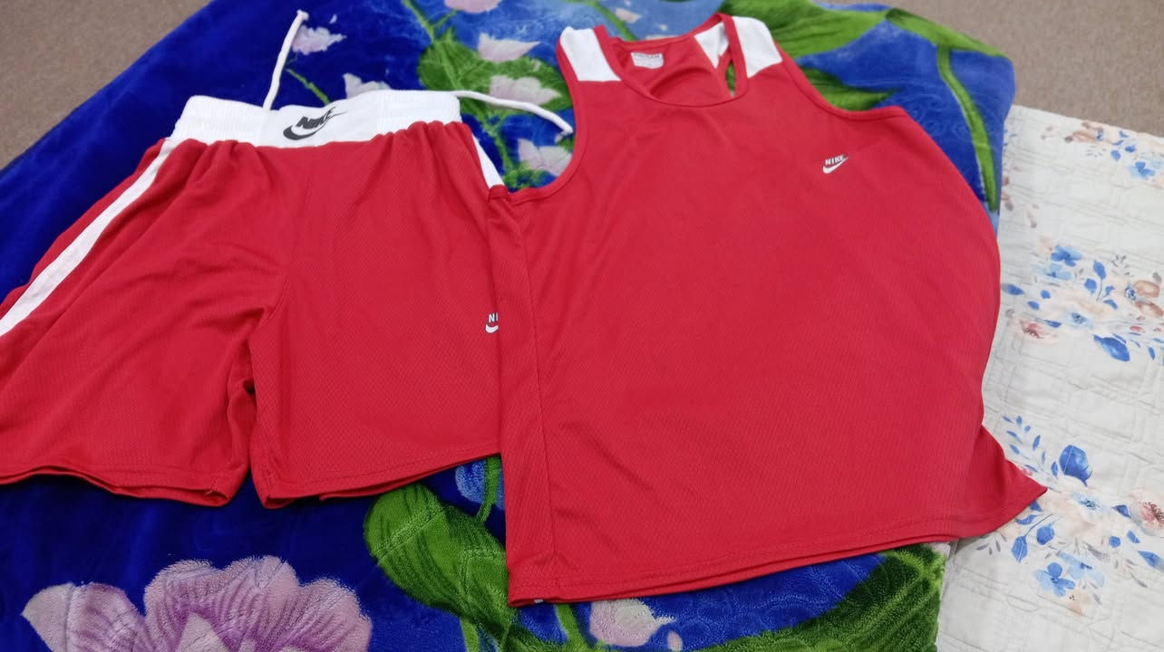 كيس ملاكمة الاصلي ماركة فينوب مع قفازات ودريس كامل يلبس لحد عمر ٢٠سنه أخذته ١٢٥  ب٧٥ الوزن ثقيل


**إذا كنت صاحب هذا الإعلان وتريد حذفه لأي سبب، رجاءا أرسل رسالة إلى الدعم الفني**