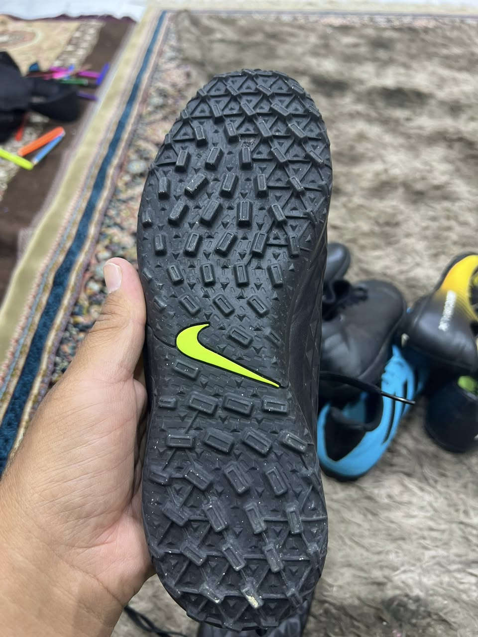 نايك تنمبو اصلي  بالة
نظيف جدا 
قياس 42طول القدم 26ونص
السعر 40
توصيل 5
للحجز ***********
