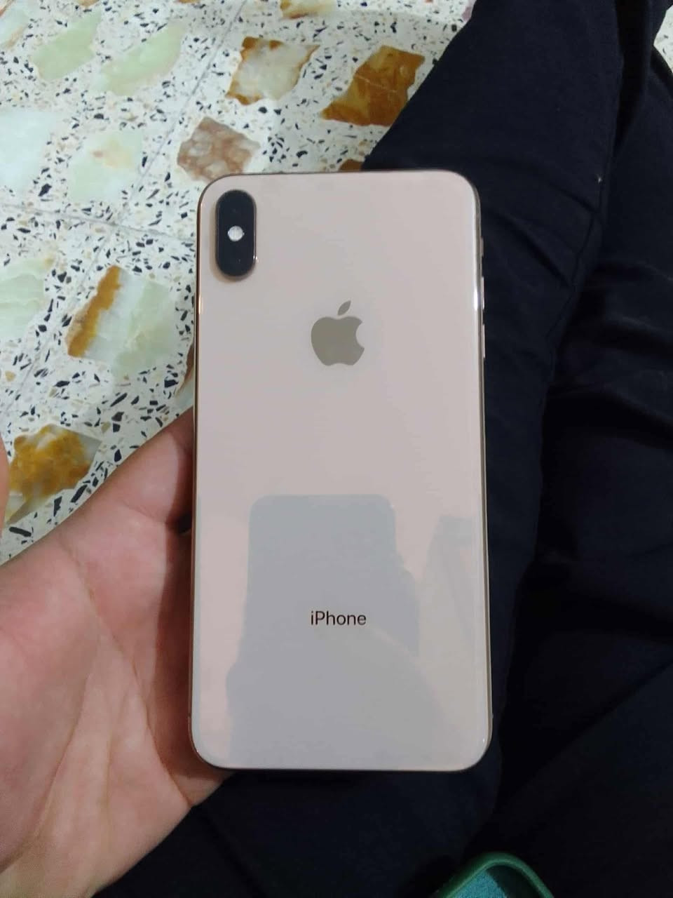 سلام عليكم ايفون اكس ماكس جديد بي بس خط صارله عندي ٣ سنوات لا مبدل ولا أي قطعه ذاكره ٢٥٦ بطاريه 80 مكان بغداد الزعفرانيه رقم هاتف ***********
