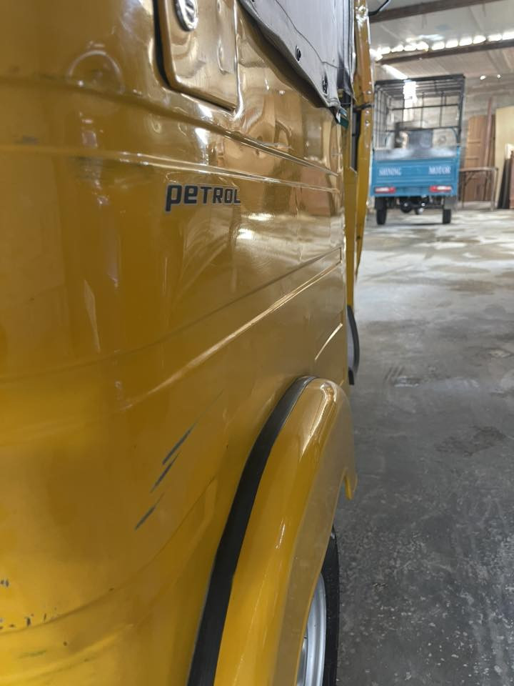 سلام عليكم تكتك لبيع موديل 19 شهر ١٢مكفوله من ضربه تكتك هسه معمره دوس مكينه تجفيت وكور جديد سالي شهر من مسويه صلي شركه تخم تاير جديد كهربايات كله شغاله لايت زنون مسجل بسمي تكتك هزه جديده رقم مميز  مكاني بغداد سبع قصور لستفسار ***********
