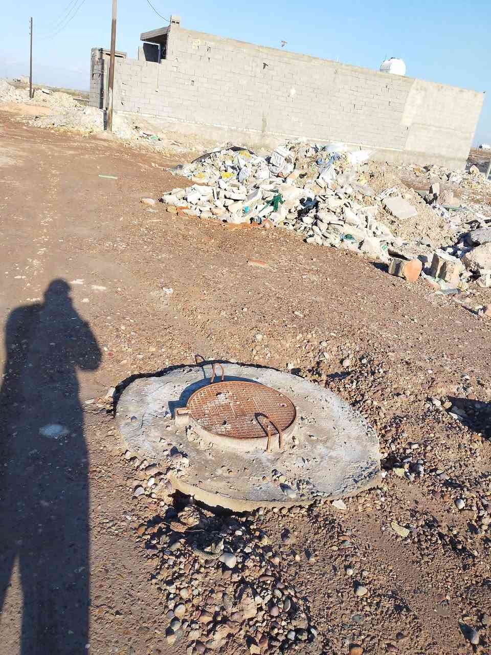 السلام عليكم قطعه ارض للبيع المساحه 100 متر العنوان سبع قصور نهاية شارع كريش السعر 7 ملايين 
***********
