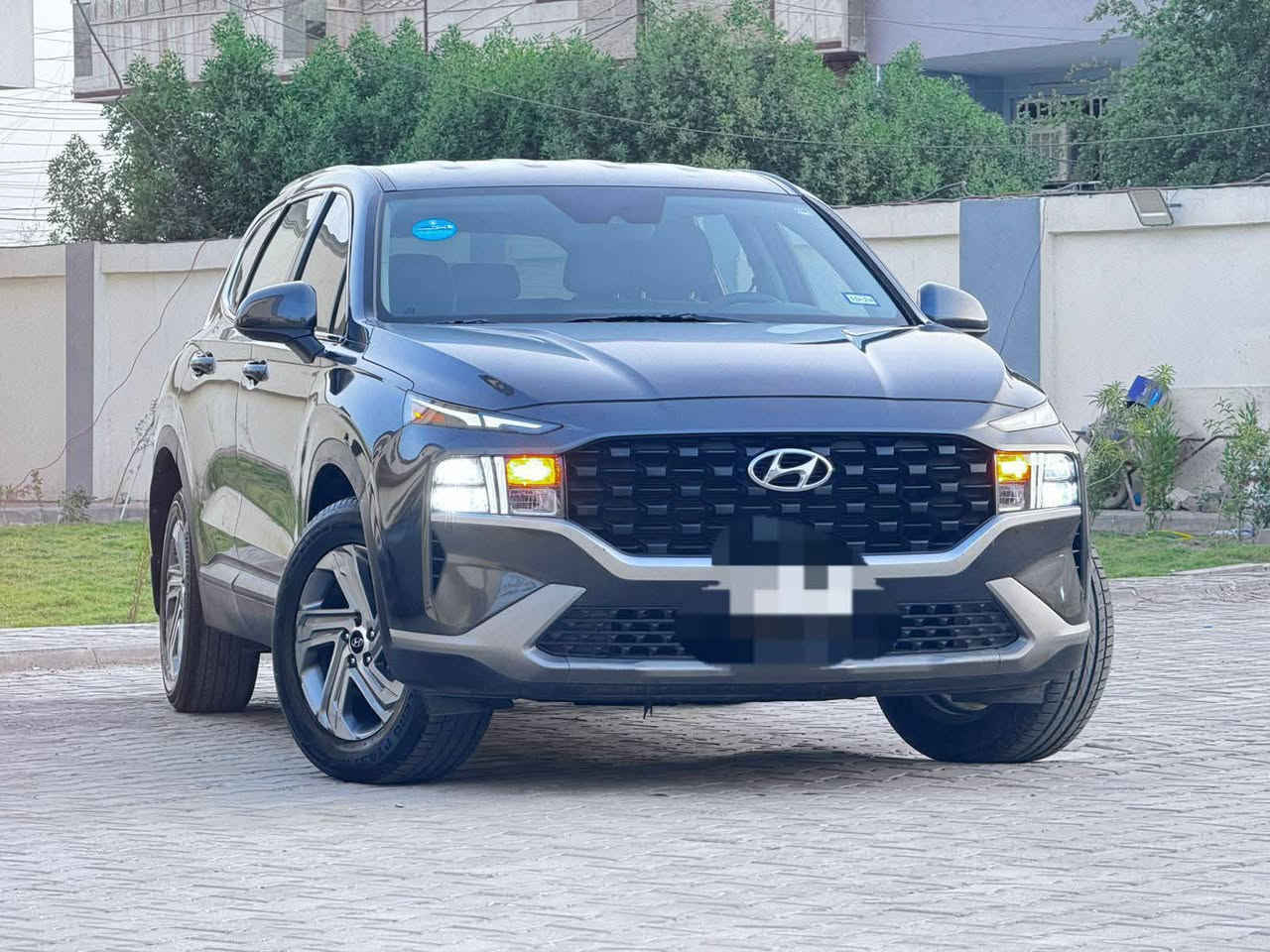 السلام عليكم جميعا.سنتافي 2023رقم اربيل بسمي وارد امريكا جديدة جدا بالنايلون  شرط ضرر تبديل باب السكن بدون إرباك البجم شرط كبس السعر 200اتصال ***********
