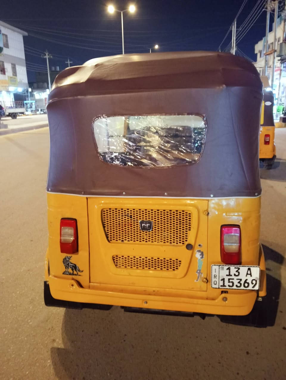 سلام عليكم شباب تكتك 21 لونين بيه لغد مرقمه جاهزه مرتبه كله شغاله سعره 6500 وبيه مجال ***********
