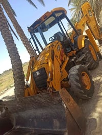 حفارة جي سي بي • موديل 2005 • سماوة رميثة