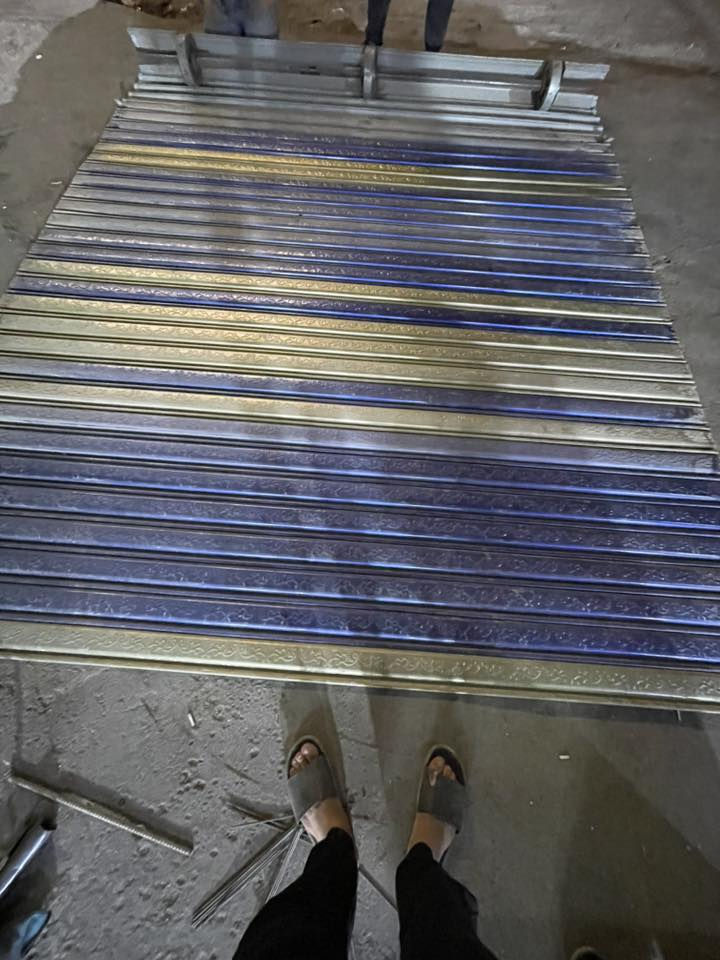 للبيع كبنك  جديد استعمال قليل الطول 350 والعرض 3 مع السجج والسبرنك   بغداد المدينة السعر 200 الاتصال ***********
