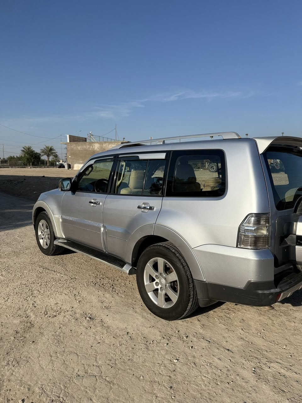 السلام عليكم اخوان 
باجيرو حبتور 3.8
فوول مواصفات 
فتحه تحكمات ستيرن كشن كهرباء تدفئه تبريد مري شفط دمام 
سياره جاهزه من كلشي كفاله بدون صبغ بدون حادث بدون بارد سياره خير من الله احلى من الصور السعر 128 وبيها مجال اي استفتار اني حاضر ***********
السياره باسمي تحويل ثاني يوم
