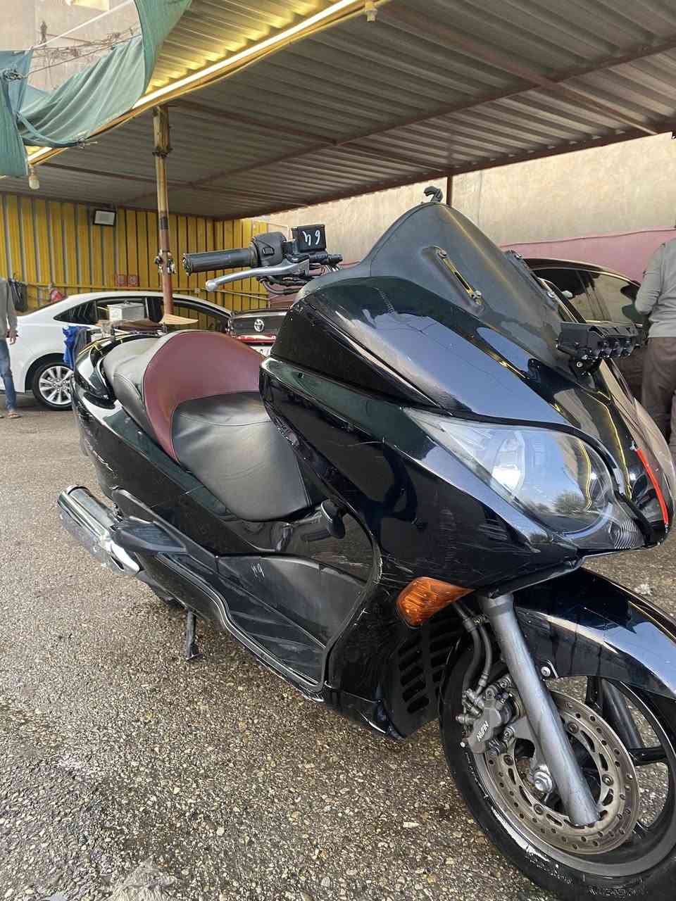 فۆڕزا 010 لە سلێمانی بۆ فرۆشتن بە شەرتی هەموو شتێک ماڵی دۆستە 
١١ وەرەقە و مەجال
***********
