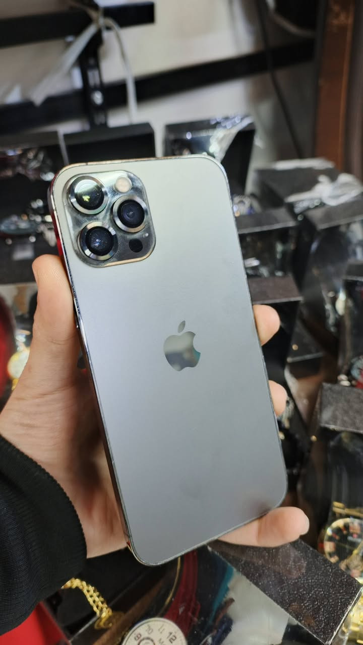 12برو ماكس للبيع مبدل بطارية سعره 300وجه لوجه مكاني موصل وهذا رقمي*********** واهلا وسهلا بالجميع
