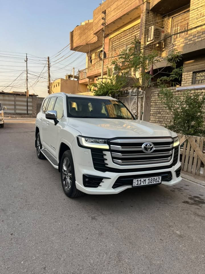 تويوتا لاندكروزر VX Limited 2023 وكالة ساز(SAS)
ضمان شركة ساز بحالة الوكالة مكفولة كفالة عامة
المحرك : V6 تنفس طبيعي 4000
ماشي : 34.000 KM
المواصفات : فول 1/1
مكانها : بغداد هـ ***********
السعر :  68.000 $ دولار
