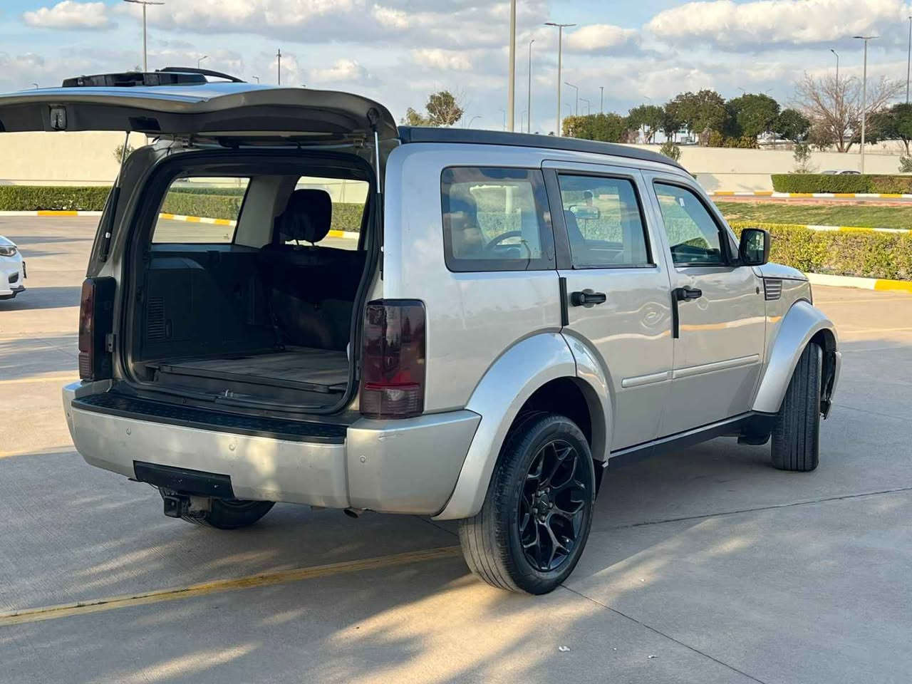 السلام عليكم
السعر فقط 83📍ورقه
للبيع او مراوسه برقم شمالي فقط دوج نيترو موديل 2008 محرك 6 سلندر السياره فول فول مواصفات 1/1 محرك جديد مبدل بلادي شرط ما مفتوح كير محرك تبريد شرط طخم تايرات جدد كهربائيات كلها شرط السياره مكفوله لا صبغ ولا ضربه وماشيه 181 الف كيلو السياره جاهزه دينار مصرف مابيها رقم وسنويه منتهي تحويل وغرامات شرط
السعر 83 ورقه ومجال بسيط مكان السياره اربيل
الشراي يتصل ع الارقام
***********- بي واتساب
***********- بي واتساب
*********** أربيل, العراق
