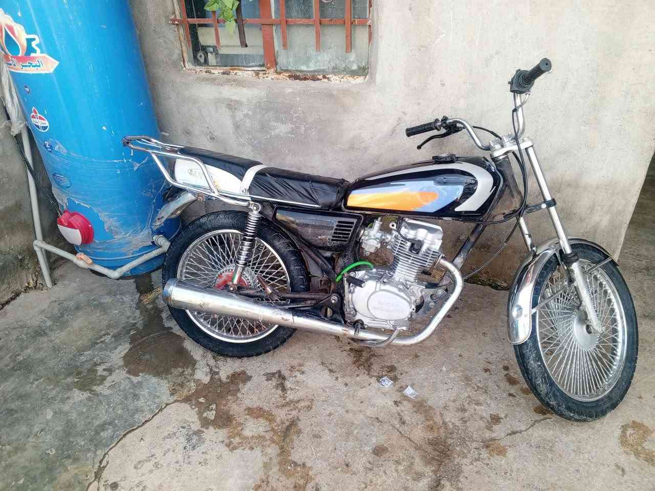 السعر 200 ***********
