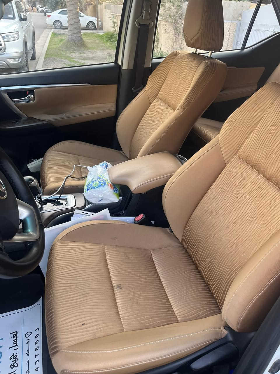 السلام عليكم .. 
فورتشنر ٢٠٢٣ خليجي 
فل مواصفات 
فوريل ودفلوك خفيف وثقيل 
شاحن لاسلكي 
شاشة كبيرة تدعم ابل كار بلي 
ثلاجة 
داخل قرميدي وتطعيم قرميدي 
تبريد بيانو 
ويل لكزز فول
لايت led بلادي  
ماشية ٧١ 
صارت بيها ضربة خفيفة بالجنطة وصلحتها تصليح بالوكالة ساز
 مكان السياره بغداد حي الجامعة 
سعر ٢٩٥ وبيها مجال ان شاء الله 
***********
***********
