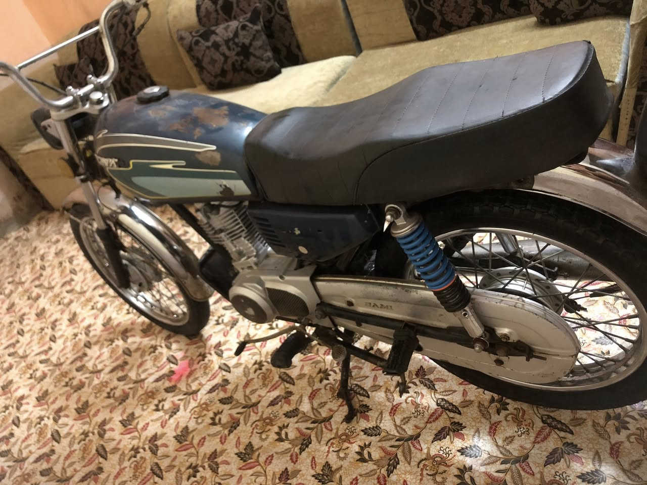 سلام عليكم دراجه سيجي نامه مديل ٢٠٢١ بلا مفتوه بس ولفات مكان مدينه الهوير السعر اتصل او وتساب الموشراي لا يتخل ولا يراسل العلم دراجه متروكه 
رقم هاذه اتسال *********** وثاني فقط وتساب ***********
