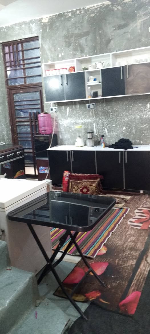 الدار للبيع المساحه100متر
طابو زراعي سند25 تتوفر كافه الخدمات ماء وكهرباء ومولده 
السعر/35 وبي مجال مستعجل على البيع 
العنوان/ قرب الامام بكر(ع) 
للتواصل/ ***********
