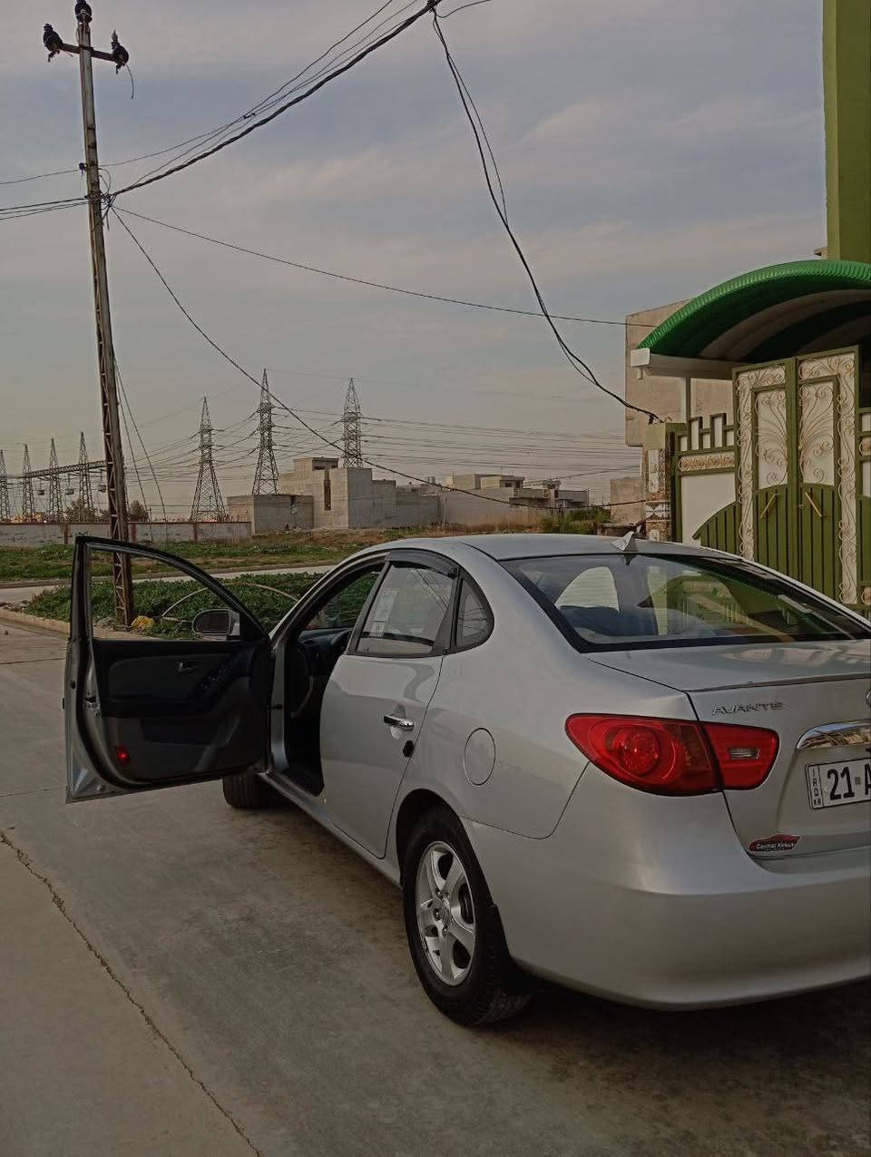 السلام عليكم للبيع سيارة افانتي 
موديل (2009)
وارد كوري 
كير محرك شرط 
 تدفئه شرط تبريد ثلج 
طخم جديد 
رقم سليمانيه شرط التحويل 
بدون اي ضرر بس بيها مكانات بارد 
سونار موجود مرفق بل صور 

السعر110بيها مجال 
***********
بي واتساب
