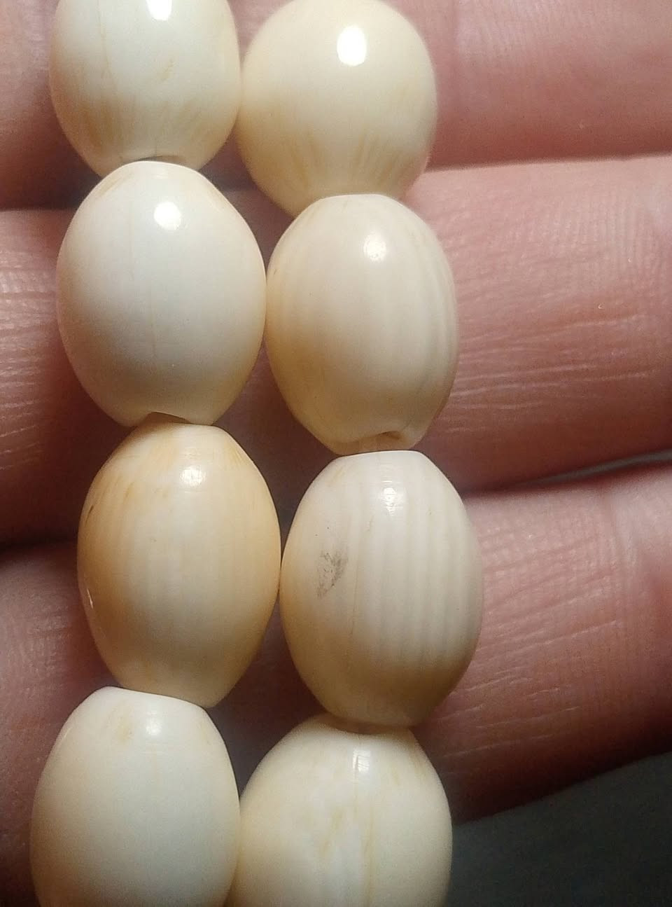 يسعد مساكم بكل خير ❤️🩵❤️ 
مسبحة عاج افريقي انتيك مبصمة شغل يدوي وزن٤٠غرام صافي محلاية  بطقم فضة ❤️❤️❤️


**إذا كنت صاحب هذا الإعلان وتريد حذفه لأي سبب، رجاءا أرسل رسالة إلى الدعم الفني**