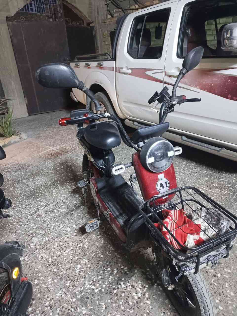 سلام عليكم دراجه شحن حجم 14 بطاريات جدد  🔋مستعجل ع البيع مكفوله فقط اكو صوت بيهه ماعرف مال شنو بس تمشي
بلوتوث اشاير لايت زنون قفل جهاز انذار + سرعته 60 غير حقيقي حقيقي 40  وياه شاحنه السعر  150 وبيه مجال حك الجيه مكاني مدينه الصدر الاورفلي لاستفسار ***********
