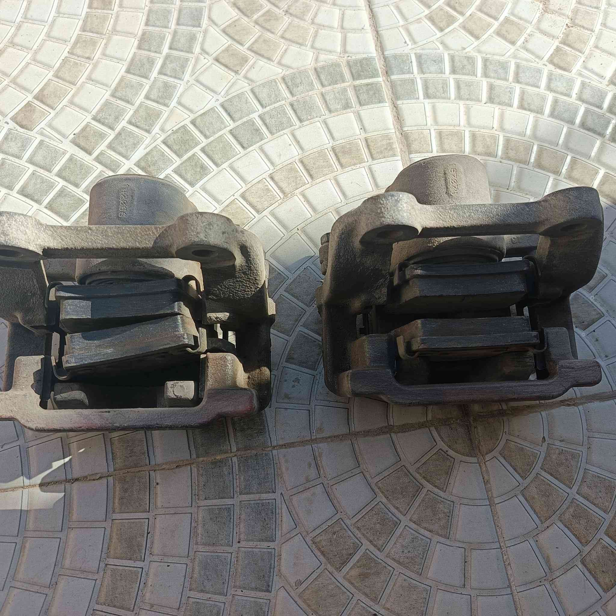 سلام عليكم
عندي ذني غراض
مبخره وراديتر ع الفحص 
رايدهن كلهن ب200الف
***********
