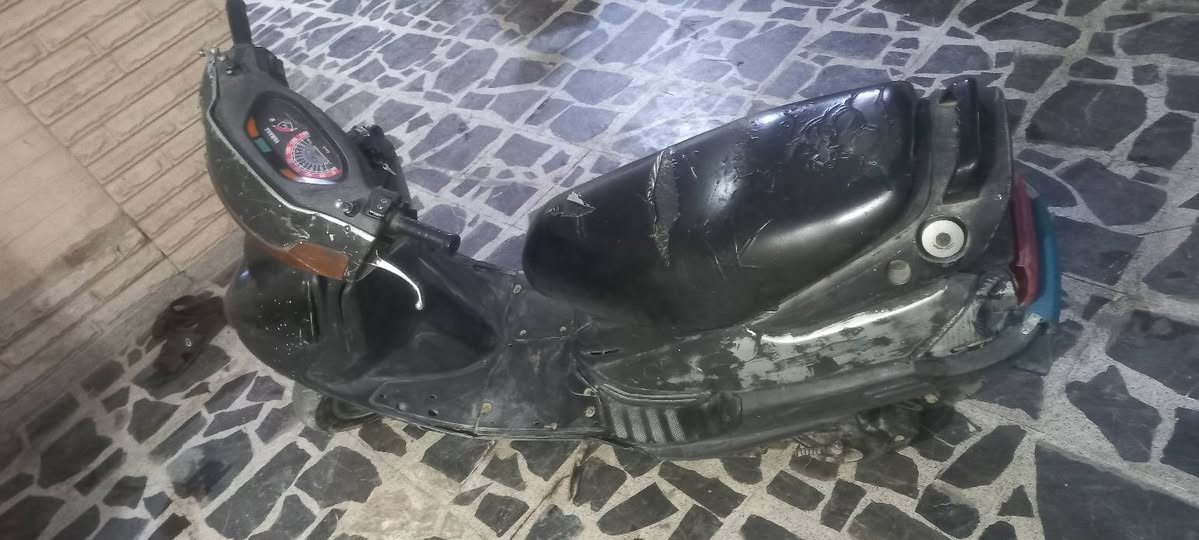 السلام عليكم 
فراشة فضائي للبيع 
شغالة بس متمشي و بيها صوت ب لمكينة 
(كوم حديد) السعر 125 وبيها مجال 
بعقوبة للإستفسار  ***********
