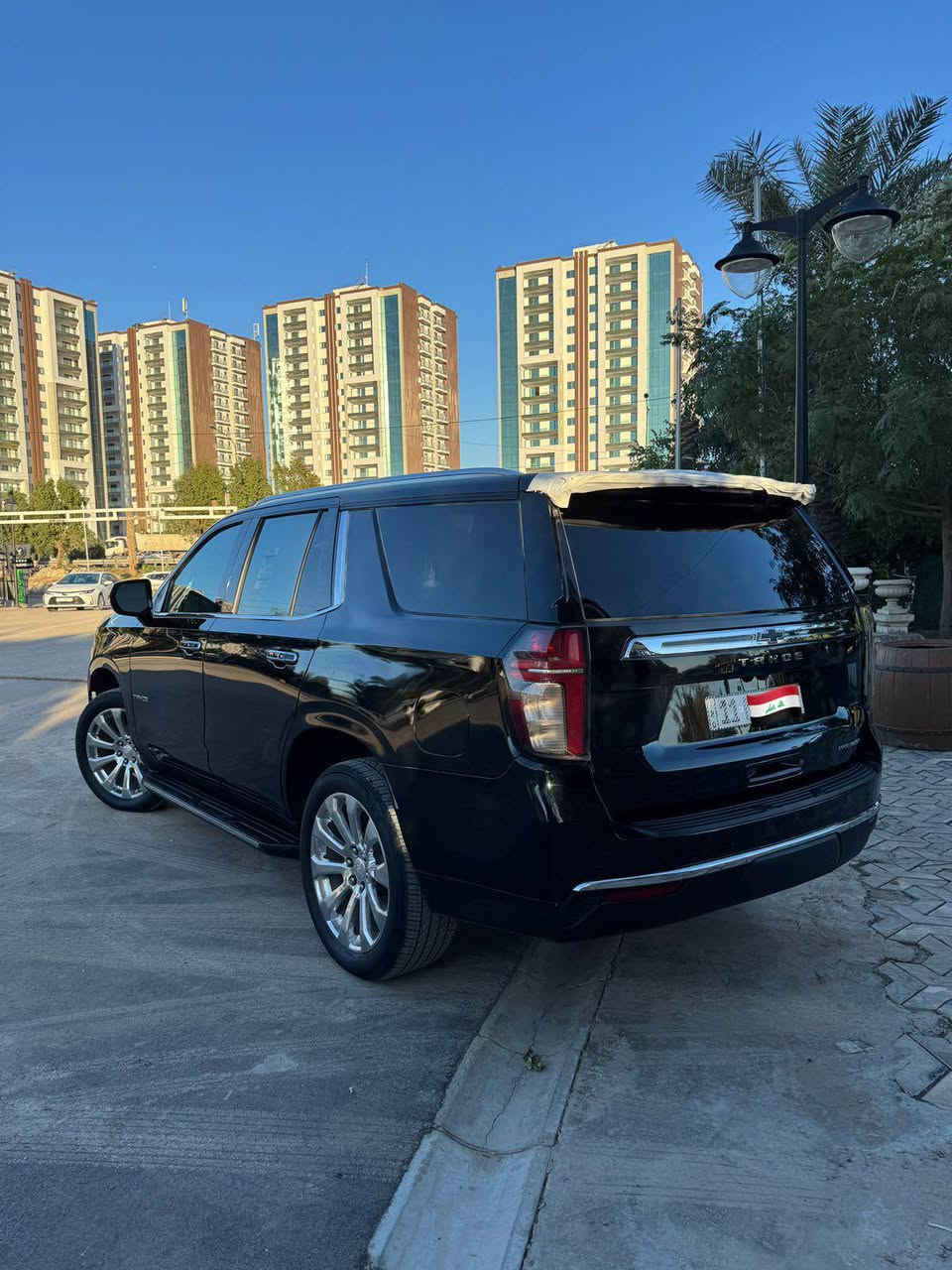 السلام عليكم للبيع تاهو موديل2021
السعر. 407💵 
مواصفات 
رقم بغداد بسمي 
ماشية 71
 بجم برايمر بلادي كشنات كهرباء رادارات 360 درجه تحكم ستيرن جهتين كامرة دوارة تبريد مركزي 
حساسات امامي خلفي مري كهرباء تحديد مسار 
اطفأ ذاتي عند الوقوف هندبريك بصمه تخم تاير 
صدر امامي خلفي جديد تخم تاير مكينه كير كفاله 
السيارة كفاله ماعده ربع الجاملغ الخلفي مرشوش    
مكان السيارة بغداد 
السعر. 💵💵407
*********** بغداد, العراق
