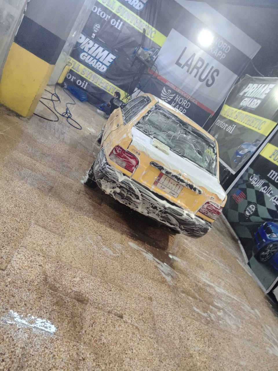 السلام عليكم  عندي سياره سايبة للبيع  مكان السياره  بل الموصل جانب الايمن رقم الموبيل ***********
