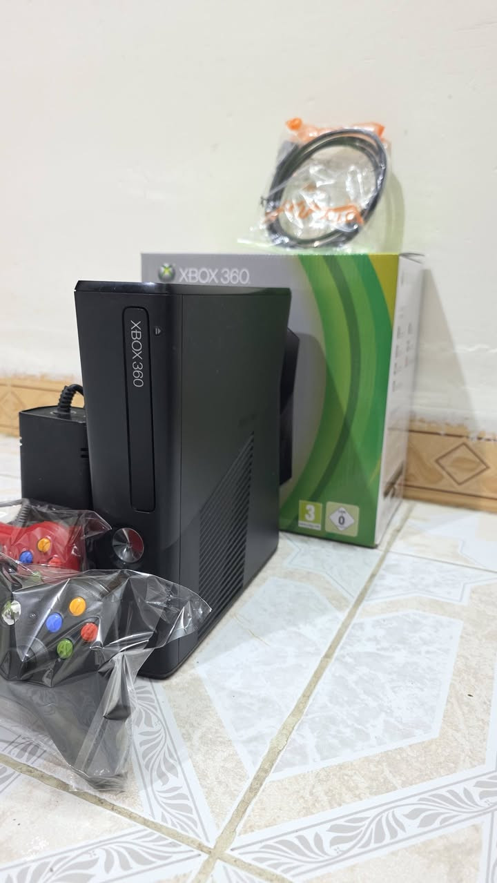 اكس بوكس 360 مهكر حيل حيل نظيف يحتوي على((245))لعبة ويحتوي على 2جوستك وكارتون وكامل غراضه بلادي شرط الفحص السعر 130 وبي مجال للطيبين توصيل جميع المحافظات متوفر  ***********
