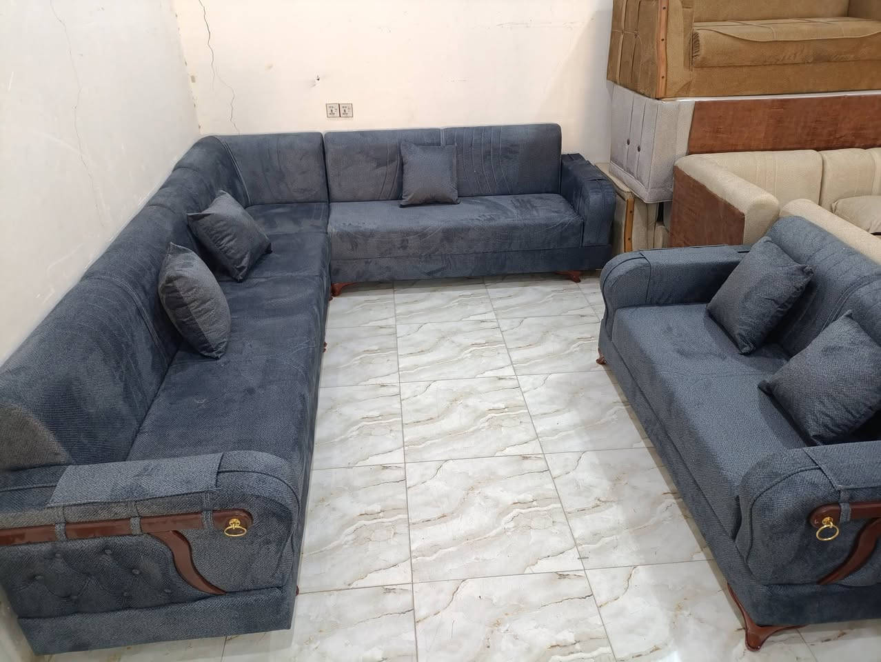 تخم ديوان كورنر شغل تركي درجه اوله قاعده خشب بلاويد اسود
قماش خاواي تركي سفنج مضغوط 5قطع 10مقاعد السعر رد عل تعليق يتوفر في معرض التساهل للأثاث المنزلي عنوان . الشطرة - فتاحيه. طريق ال عواد - قرب اسواق رؤوف - مجاور مستشفى الامل . لطلب والأستفسار. 
*********** واتساب  
*********** واتساب
