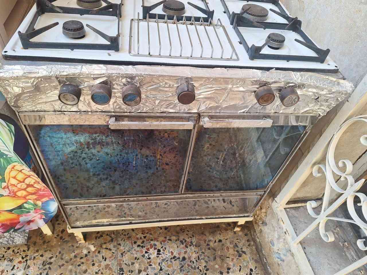 طباخ عشتار قديم شغال الفرن والعيون كلها شغاله نار زركه للبيع بحاله جيده للبيع السعر ٦٠ الف العنوان بغداد (البنوك)


**إذا كنت صاحب هذا الإعلان وتريد حذفه لأي سبب، رجاءا أرسل رسالة إلى الدعم الفني**