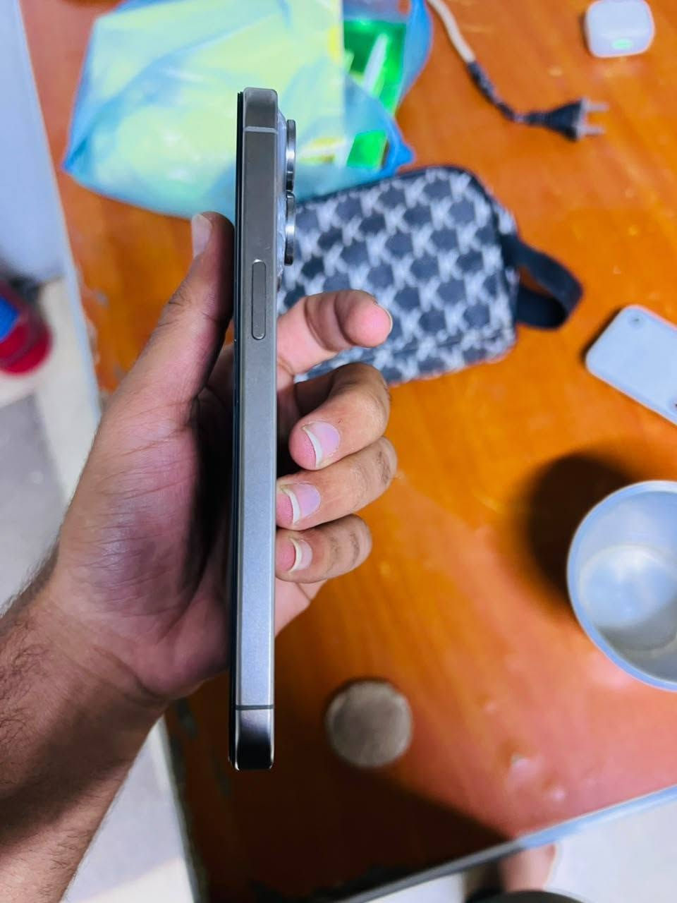 15برو ماكس
بطاريه 89 
مبدل شاشه 
والضهر مفطور فقط 
كامل ملحقات كارتونه كفرات 2
السعر700وبي مجال بسيط
العنوان :بغداد النهروان 
الرقم***********
واتساب
