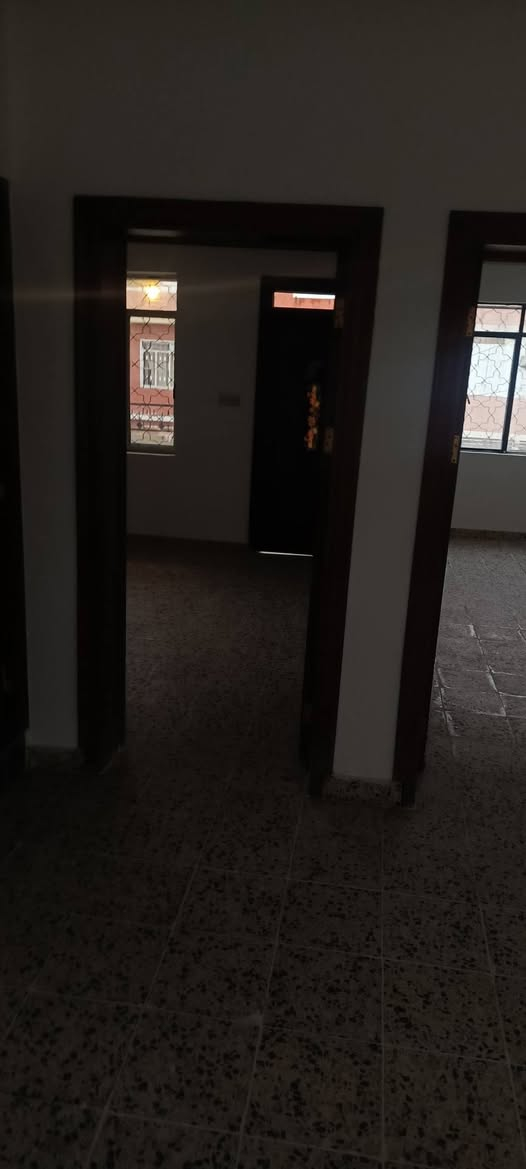 عروض مكتب اساور للعقارات
بيع مستعجل سعر مناسب جدا

دار للبيع في حي العربي

البيت فارغ استلام فوري

البيت 

شارع تبليط

شرط التحويل

سند طابو الزهور

المكاتبه مع الشرعي

200 متر واجهه 10

طابق ونص

4 غرف نوم واستقبال ومطبخ وصحيات بالطابقين وكراج

لمعرفه السعر اكتب تم ليصلك على الخاص

للاستفسار زياره المكتب سايدين البحرين مقابل مطعم احمد الحاج صلاح

***********

***********
