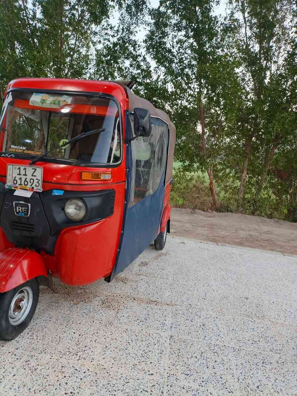 السلام عليكم 
تكتك موديل 18 رقم وسنويه بغداد 
تكتك جاهزة للشغل محرك لا تنقيص ولا تبخير
 تكتك كلجات جديدة سلف جديد ما بيها نقص
السعر 5200 وبيها مجال 
 مكاني واسط قضاء النعمانية هذا رقمي ***********
