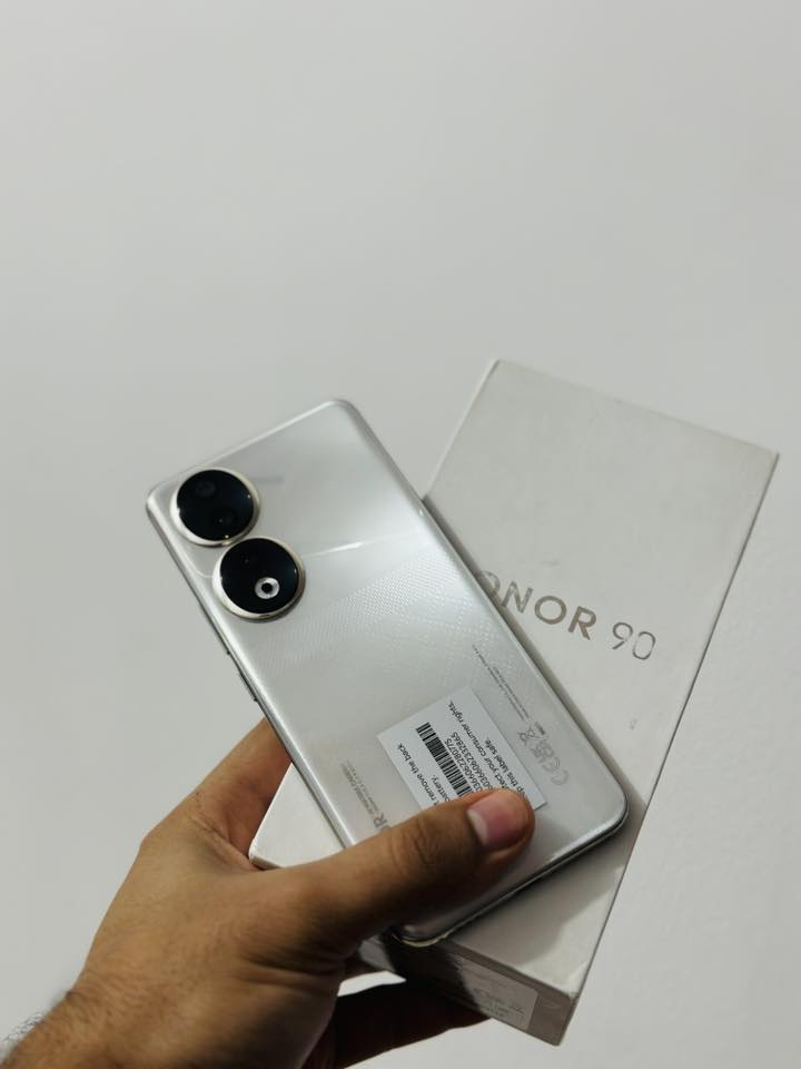 HONOR 90
الذاكرة 512GB

الرام 7 +12GB

المعالج  Snapdragon 7 Gen1

شاشة عملاقة سوبر اموليد
 
شاشة 120 هيرتز

بصمة بالشاشة 

كاميرا 200 ميكا بكسل

بطارية 5000mAh

سعر 340,000


**إذا كنت صاحب هذا الإعلان وتريد حذفه لأي سبب، رجاءا أرسل رسالة إلى الدعم الفني**