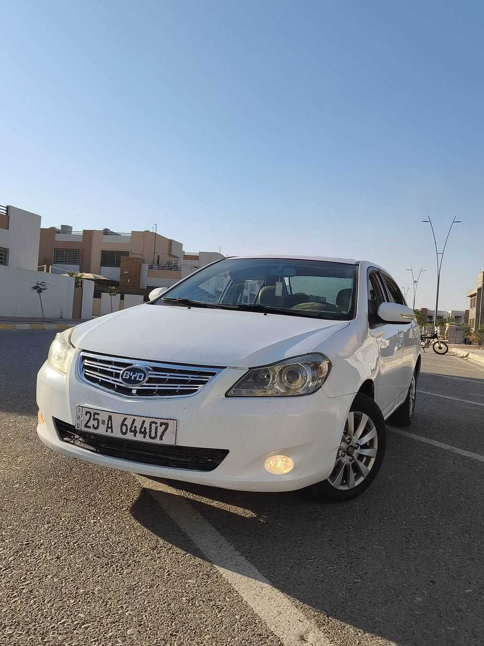 بي وايدي ( 2014 byd g3) للبيع 
شرط التحويل والوكالة رقم كركوك دولي مسطرة 
سيارة خليجي بدون حادث 
محرك 1.8 بلادي كير بلادي 
موصافاتها فول 
كير اوتو 
بصمة 
دخول ذكي 
سلايت روف 
زينون
حساسات خلفية 
كشنات جلد 
وباقي مواصفات بي وايدي المعروفة 
…. 
بيها جاملغ واحد رش جمالية فقط بدون ضربة 

سعرها 49 ورقة وبيها مجال مكاني كركوك
الرقم: ***********
