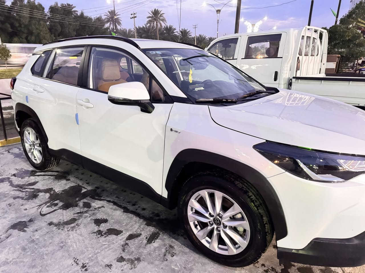 كورلا كروس للبيع موديل ٢٠٢٥ داخل مخملي الضربه بارد بباب السايق كما في الصوره الموجوده السعر ٢٥ مليون قفل الرقم***********
