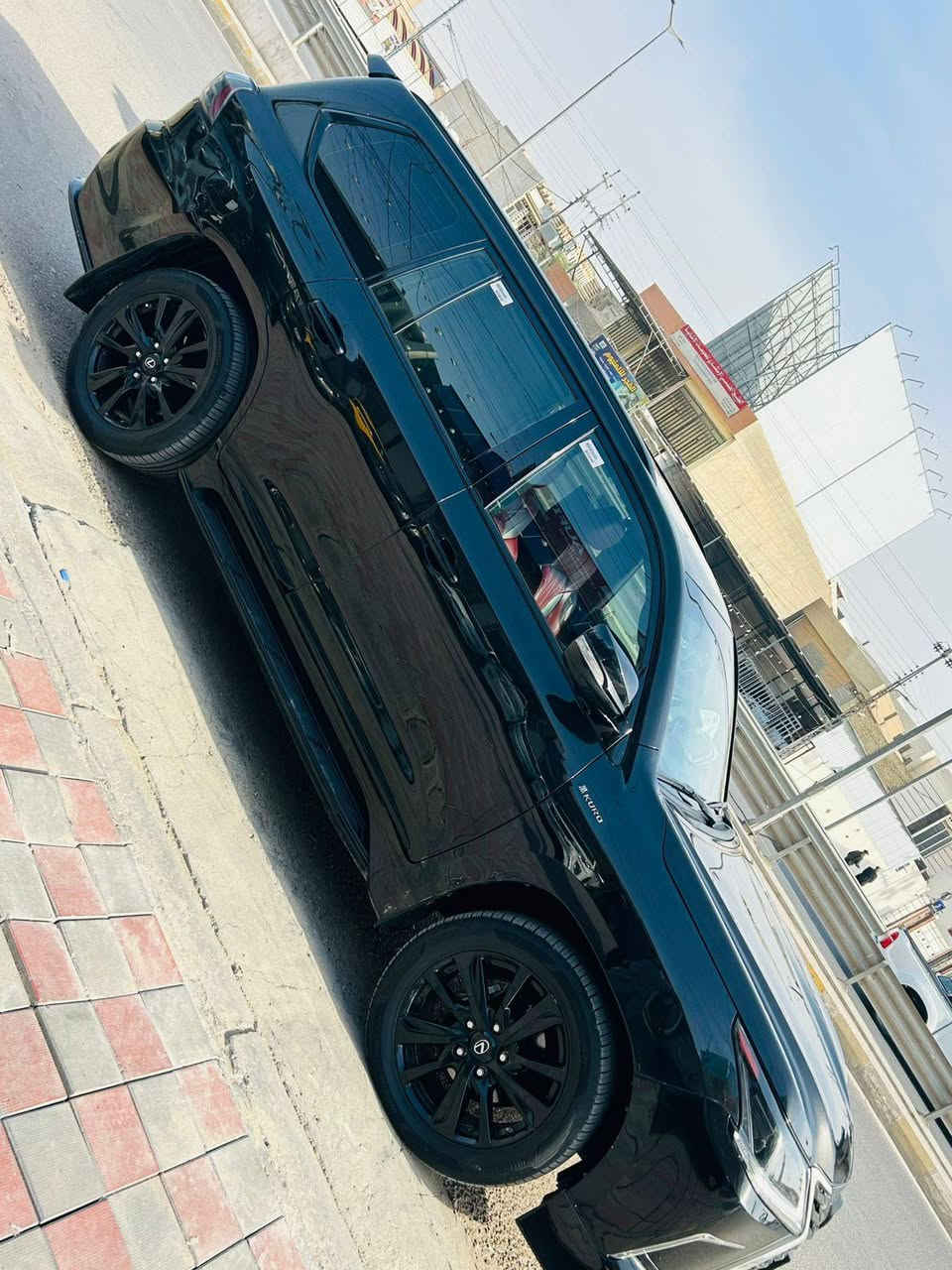 لكزز 2020 LX570.
كورو أصل.
على فئات  ماشية (80 الف) فقط (حقيقي).
كفالة عامة على حالة الشركه 
فول مواصفات معروفة مواصفاتهة.

رقم بغداد تحويل مباشر.
السعر (72,500) بيه مجال بصيط
للاستفسار اكثر الاتصال او مراسلة واتساب:-
*********** العنوان الفلوجه
