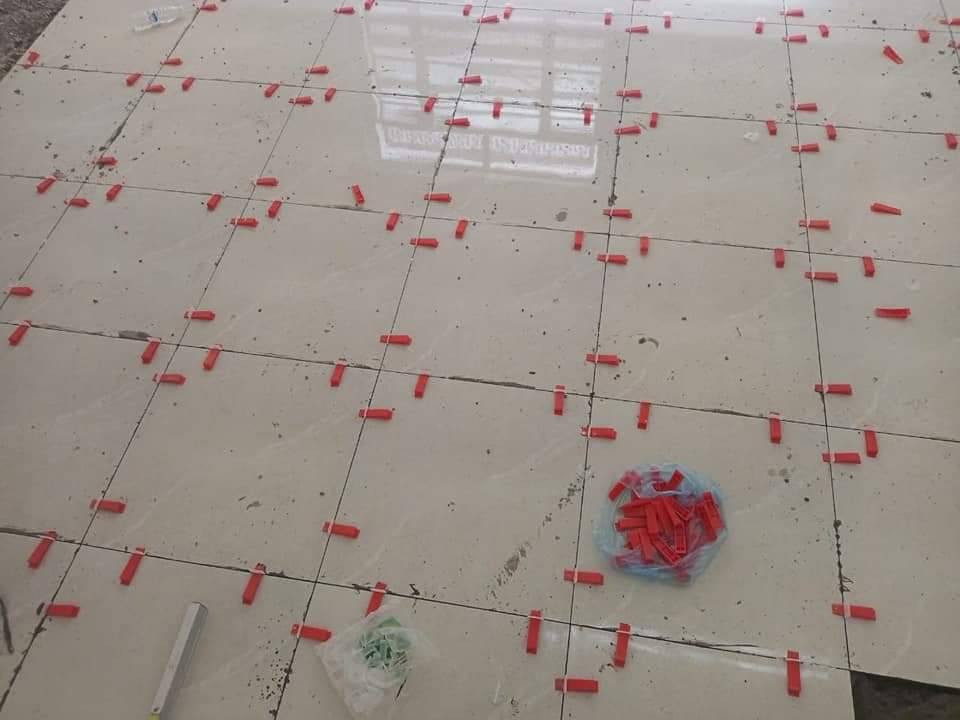 خلفه سيراميك من الموصل دقه ولتزام بلعمل نشتغل الواح بورسلين القياسات الكبيره وفق الانضمه الحديثه كبان ليزري وفابريتر فواصل سبيسرزات وقراصات *********** بي
