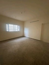 ايجارات سيديه 1شقه ارضيه غرفتين وصاله ومطبخ وصحيات وكراج وحديقه ٦٥٠ نظ...