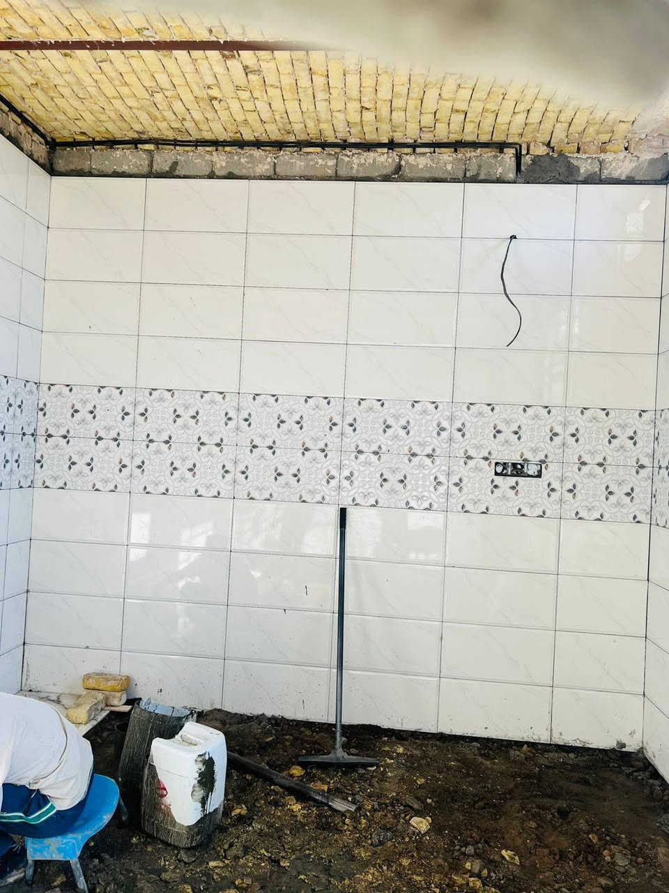 خلفه سرميك ناصريه مركز متر جداري ٨ورضي ٧ ***********
