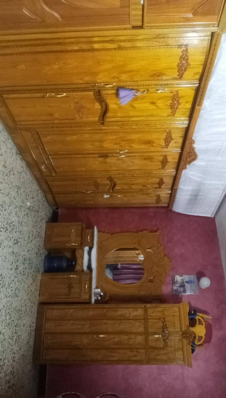 غرفه إخشاب جديد ماخذته مليون وميه اريده قفل ٦٠٠الشراي يتصل بغداد شعب شارع صحه ***********
