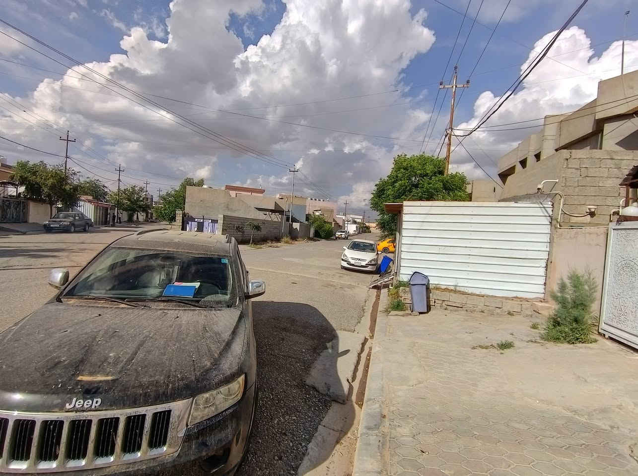 السلام عليكم
للبيع دار سكنية رقم مضمون
المساحة:100 متر مربع
الموقع:كركوك، القادسية الثانية، 16 آب، قرب جامع باداشت، قرب جسر ليلان، الشارع العريض.
السعر المطلوب:43 مليون دينار عراقي.
المواصفات:الدار نظيفة وفارغة، استلام فوري.
تتكون من:

غرفة نوم واحدة.
مطبخ.
استقبال كبير معزول.
حمام وصحيات.

للاستفسار:يرجى الاتصال على الرقم: ***********
