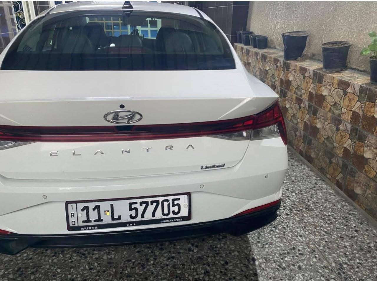 السلام عليكم النترا موديل 22  لمتد اللون ابيض مواصفات فول حادث كما موضح في الصوره الاستفسار الاتصال على الرقم التالي ***********
