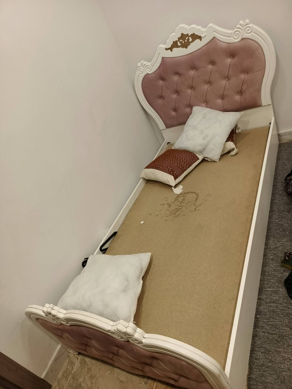 للبيع في بغداد ***********
