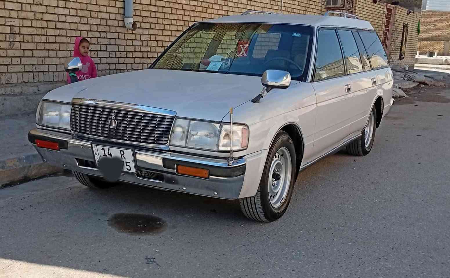 سلام عليكم كراون موديل ٢٠٠٠ السياره بسمي مداور ثاني يوم كير ومحرك وكسن وحداديه و  كهربائيات وتخم تاير وتبريد وي السويج السياره خير من الله وجاهزه مال جناي ول بدي شوف العين ول سياره أحله من الصور وال صور حلين ماخذهن مو قديمات مكان السياره ناصريه مدينه الصدر سنويته إل (٢٠٢٧) سعره سياره (٦٥) ***********
